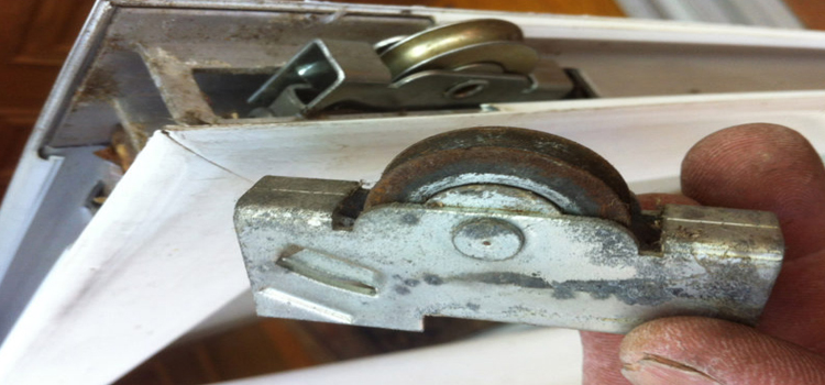 screen door roller repair in Lakeland Village